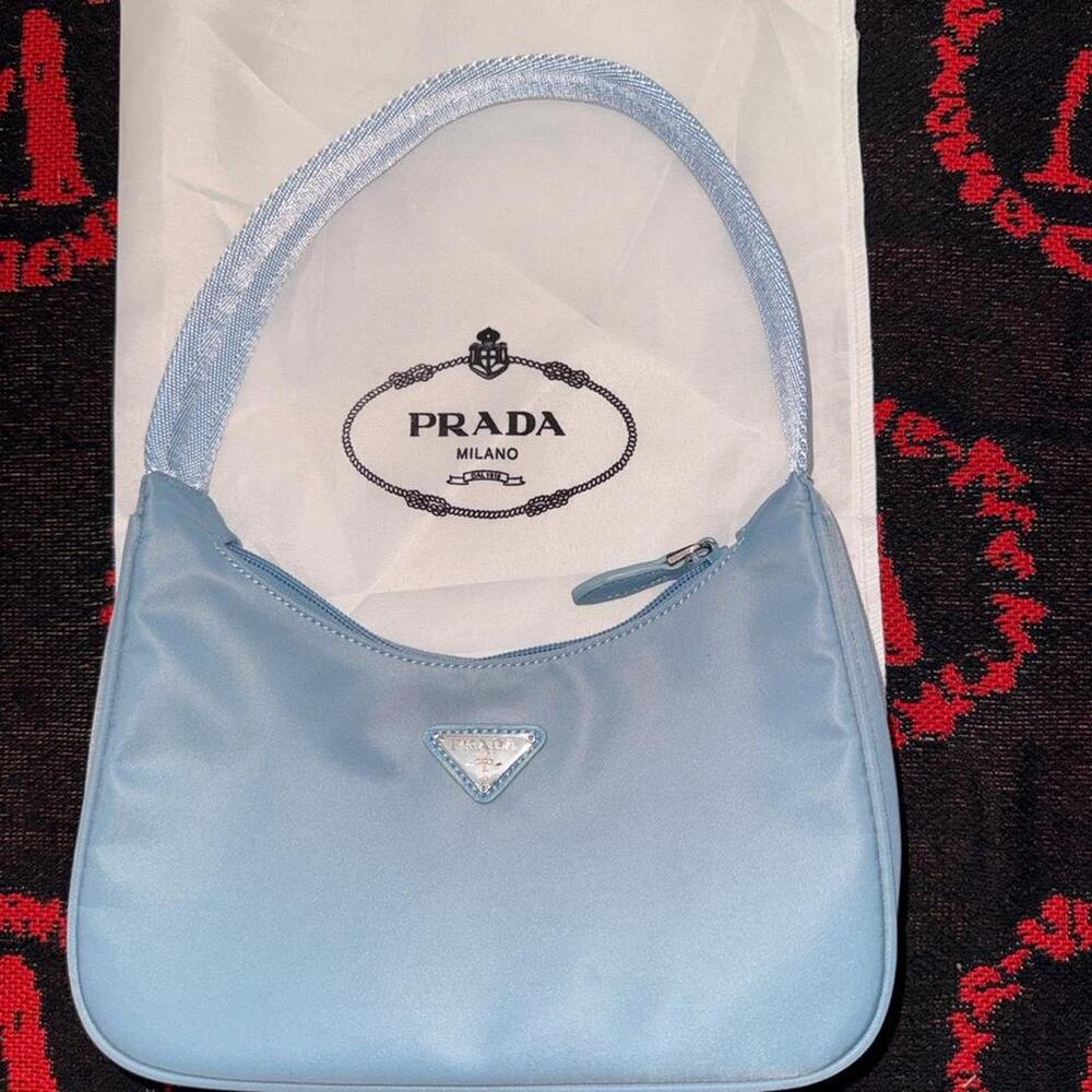 Prada re edition 2000 blue shoulder